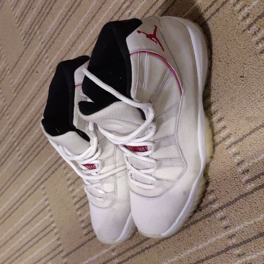 Jordan retro 11 white size 11